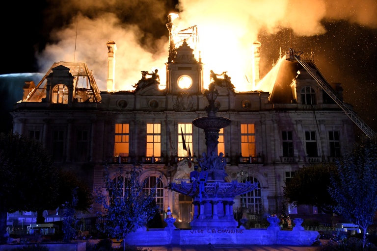 La mairie de Limoges ravagée par les flammes le 17 octobre 2026