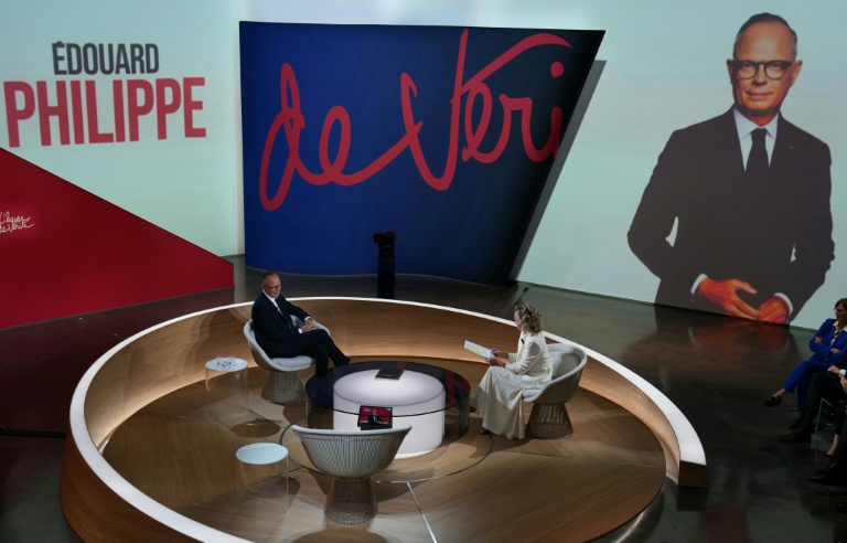Edouard Philippe, candidat Horizons à la présidentielle, sur le plateau de l'émission politique 