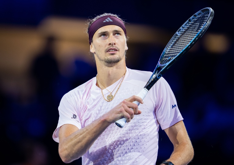 Alexander Zverev sur le court de tennis à Vienne
