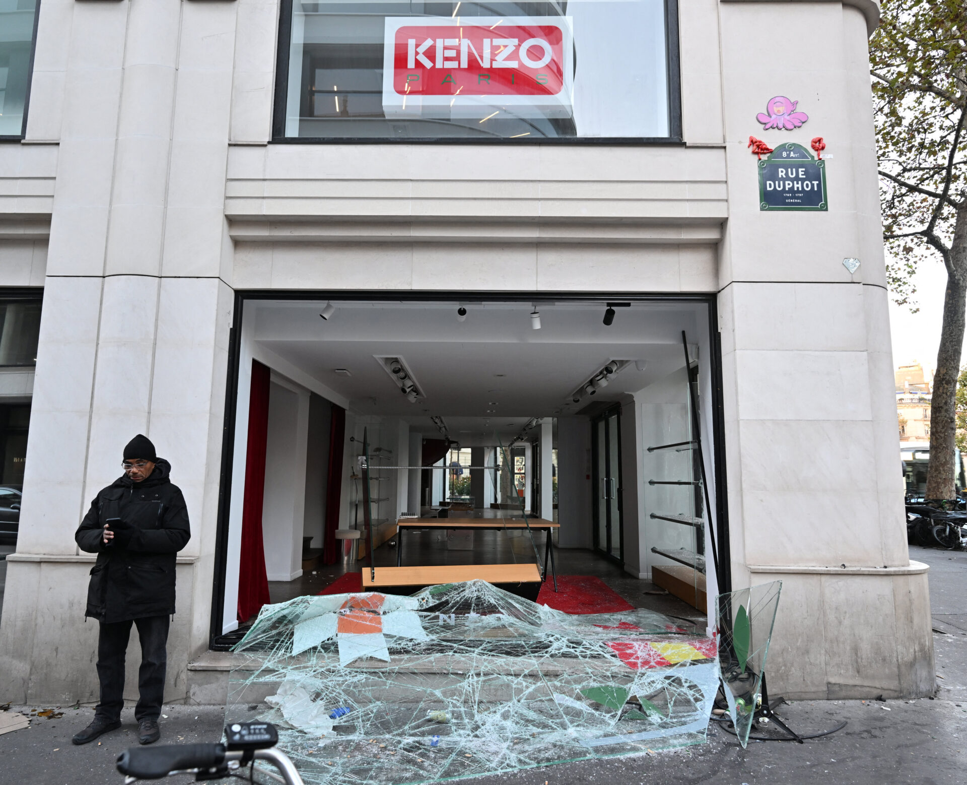 17 octobre : le luxe parisien en première ligne face aux pilleurs