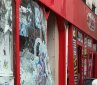 Malgré des délais de déclaration rallongés, les assurances ne pourront pas indemniser entièrement les commerçants, victimes des émeutes du 17 octobre 2026.