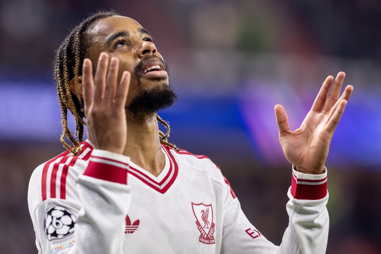 Bradley Barcola célèbre son triplé avec Liverpool à Linz en Ligue des champions.