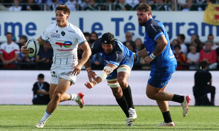 Rodrigo Mata ballon en main à Pau le 3 octobre 2026