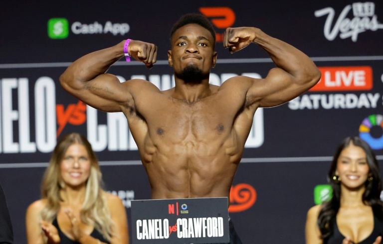 Christian Mbilli à la pesée la veille de son combat contre Lester Martinez pour le titre vacant des super moyens, le 12 septembre 2025 à Las Vegas