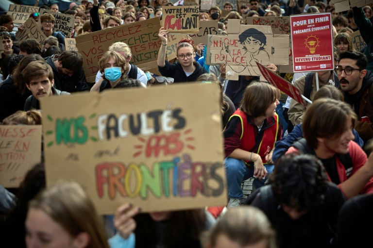 Lors d'une manifestation lycéenne et étudiante, à Paris le 6 octobre 2026