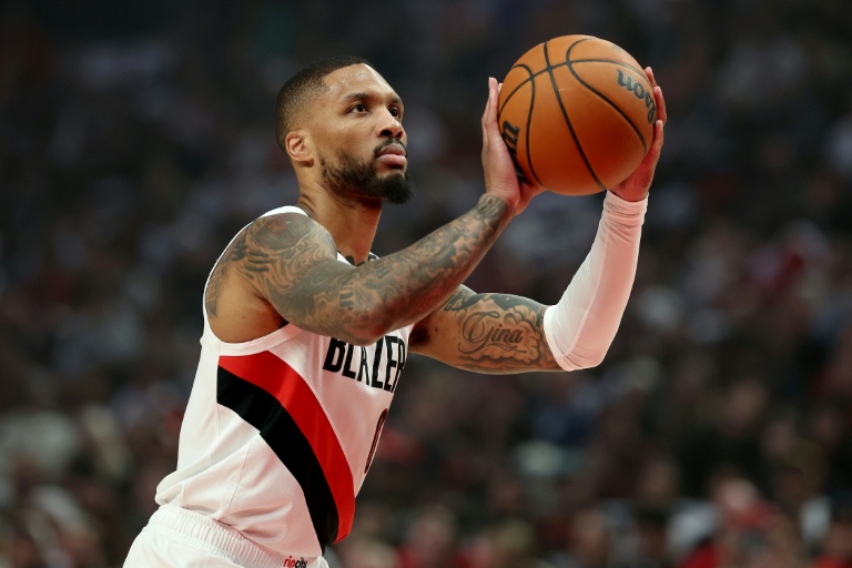 Damian Lillard avec les Portland Trail Blazers contre les Suns de Phoenix le 21 octobre 2026 à Portland