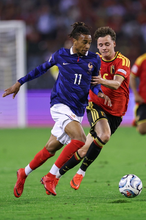 L'ailier des Bleus Michael Olise lancé dans sa chevauchée victorieuse contre la Belgique en Ligue des nations, le 28 septembre 2026 à Bruxelles