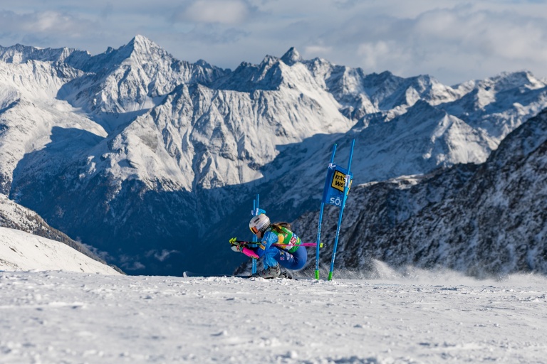 Paula Moltzan en pleine course lors de la Coupe du monde à Sölden