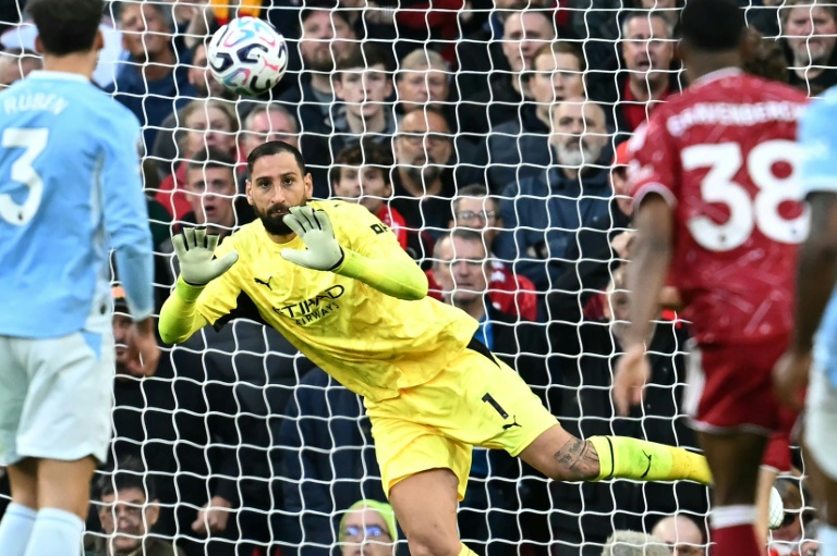 Le gardien de Manchester City Gianluigi Donnarumma lors d'un match de Premier league contre Liverpool, le 11 octobre 2026 à Anfield