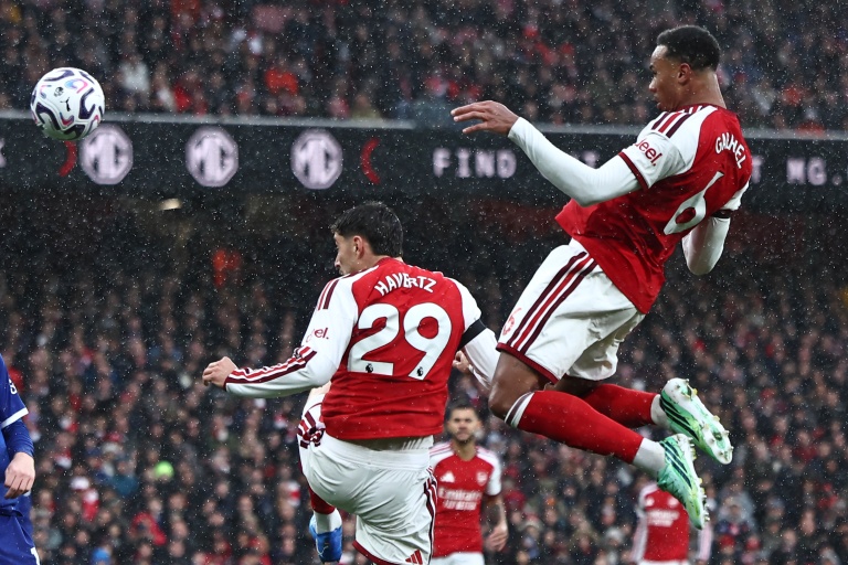 Gabriel inscrit le deuxième but d'Arsenal face à Everton, le 24 octobre 2026 à Londres