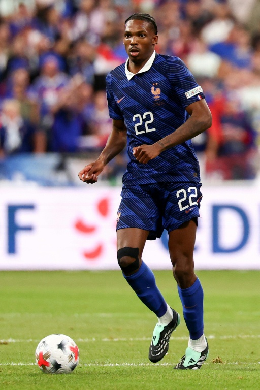 Le défenseur français Jérémyu Jacquet face à l'Italie en Ligue des nations, le 2 octobre 2026 au Stade de France